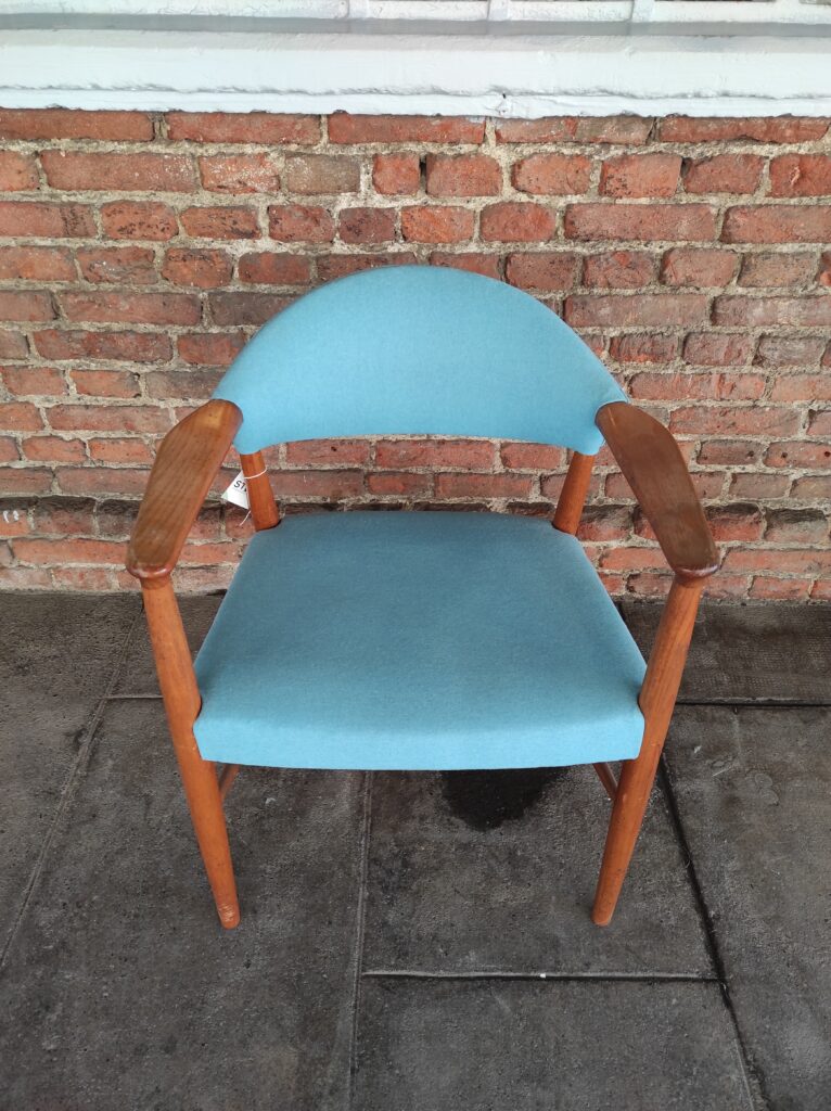 Model 223 chair Kurt Olsen for Slagelse Møbelværk