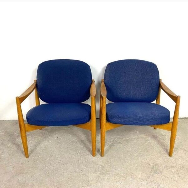 Pair of armchairs