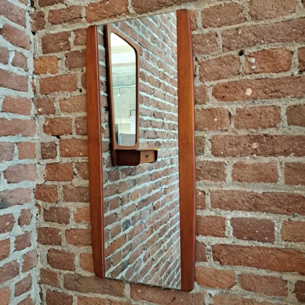 Specchio con bordi in teak